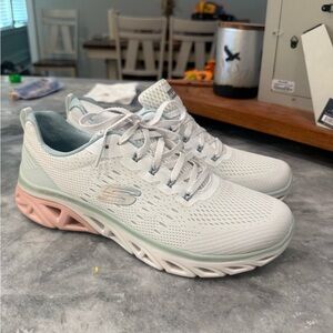 Skechers Women's White and Light Pink Athletic Shoes